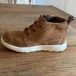 Brown ugh boots with side Velcro